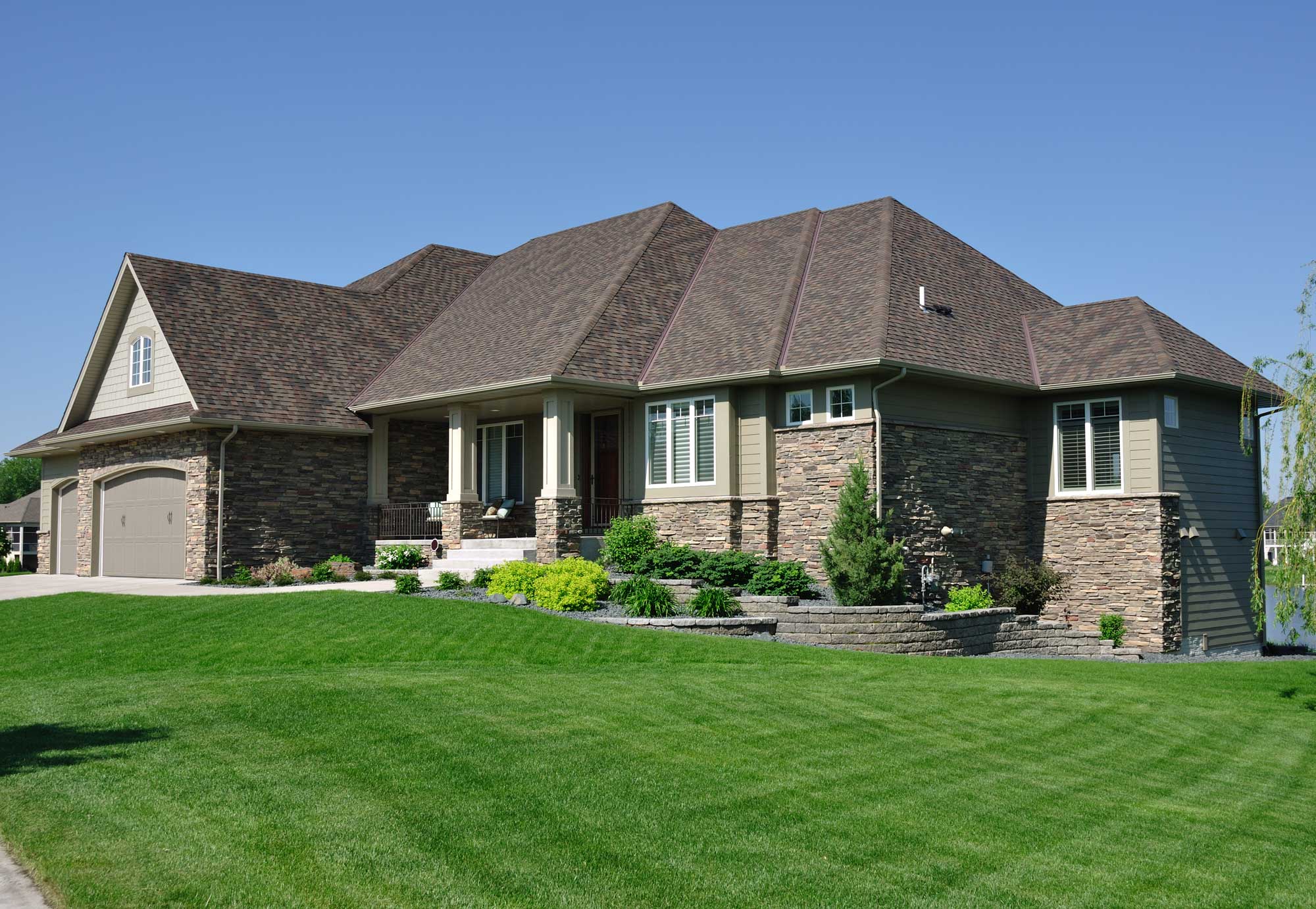 support local roofing contractor Montgomery