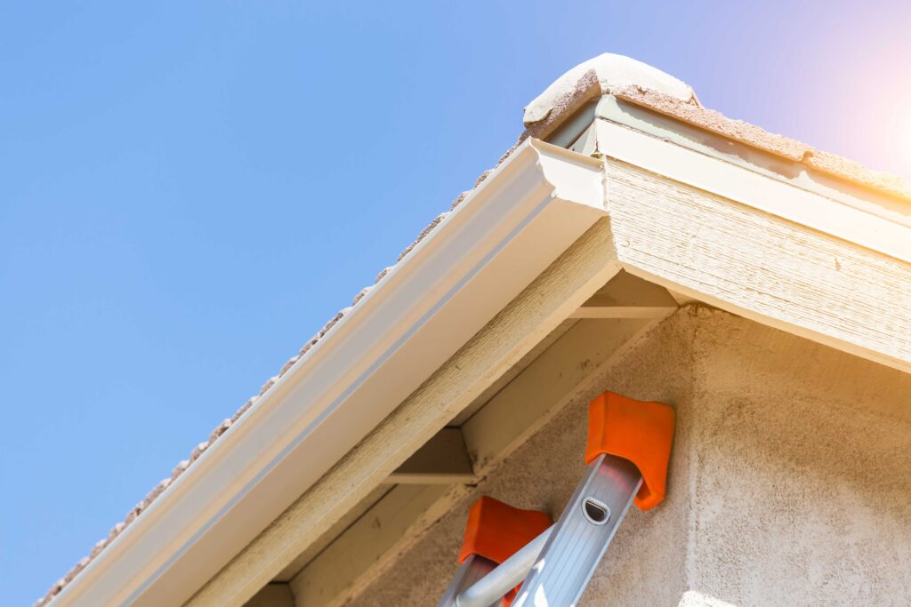 how to choose gutters, comparing gutters, seamless gutters, Montgomery